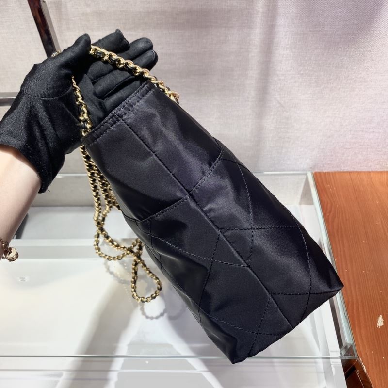 Pra*a tote bags